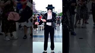 AmazingThe best Michael Jackson imitation dance show  More videos in my home  Space Steps  MJ [upl. by Daniell]