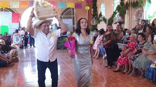 Miren nomas q bonita Tradición c vive acá en Cuadrilla nueva guerrero q asta el presidenta le baila [upl. by Nnaerb]