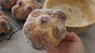 Todas las panaderías locales de Morelia ya tienen a la venta pan de muerto [upl. by Idnahr247]