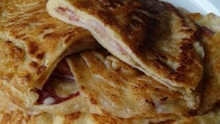 Pfannkuchen mit Speck und Käse [upl. by Idnaj]