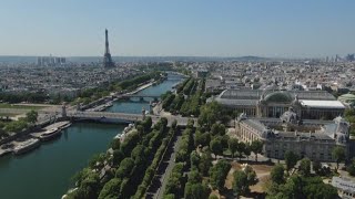 Nettoyer la Seine  la course avant les Jeux Olympiques • FRANCE 24 [upl. by Suivart427]