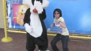 DougieCat Daddy with Sylvester the Cat Six Flags [upl. by Hakaber]