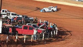 Jonathan Davenport hot laps TAZEWELL speedway [upl. by Anelej]