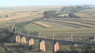 Cel mai lung tren din Romania trece peste viaductul Dragoiesti  11092014 [upl. by Tortosa]