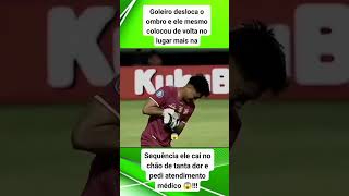 Goleiro quebra ombro goleiro japão china [upl. by Putnem]