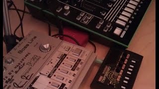 Roland Tr8  Roland TB303  Korg Monotron Delay ultradeep [upl. by Aneert]