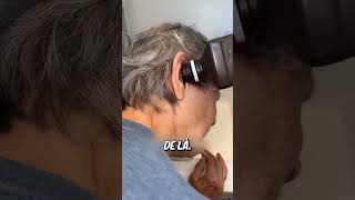 Quelques choses détranges sort de son OREILLE  😱😱 [upl. by Billy]