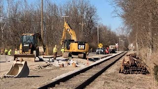 Caboose New RR Crossing InstallationIndiana amp Ohio Railway CIND Auto Racks Ohio Central SD403 [upl. by Atinor519]