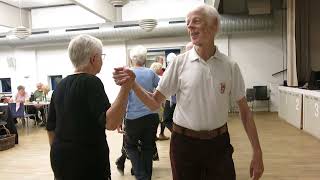 Langsomme Gertrud  menuet BornholmHerlev Gamle Danse [upl. by Ethben96]