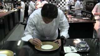 Danzaki prepares a signature dish at Joël Robuchon in Singapore [upl. by Augustine842]