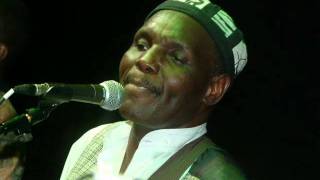 Oliver Mtukudzi  Yave Mbodza [upl. by Arihaz]