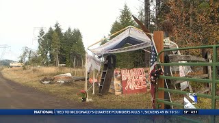 Marcola neighbors warning visitors about suspicious haunted maze [upl. by Wilda]