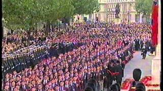 1000 Members of the Parachute Regiment Association Remembrance Sunday 2001 [upl. by Sairacaz]