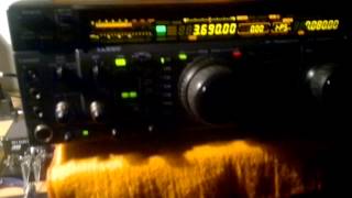 YAESU FT 2000 VS YAESU FT 1000MP [upl. by Shulins]