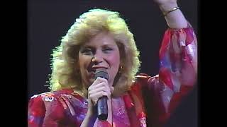 SANDI PATTI quotLET THERE BE PRAISE THE CONCERT VIDEO 1986 [upl. by Lichter]