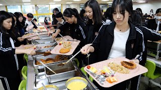 해외에서 난리난 세계 최고 수준의 예술고 급식 대량 생산 현장  Korean School Lunch  Korean food [upl. by Staford244]