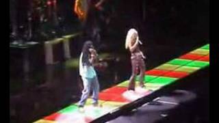 Un Poco De Amor  Shakira  Tour of the Mongoose [upl. by Simpkins920]