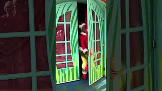 AN ICONIC ENTRANCE FROM THE GRINCH AT UNIVERSAL STUDIOS ORLANDO  GRINCHMAS [upl. by Salvadore]