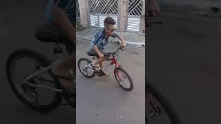 Pedrinho dando Grau na Bicicleta [upl. by Enoryt433]