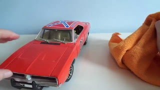 How to cleandetail a cheap 118 diecast car [upl. by Erej]