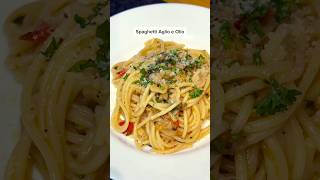 Quick amp Delicious 15minute Spaghetti Aglio e Olio pasta 15minutes quickrecipe ytshorts food [upl. by Earley]