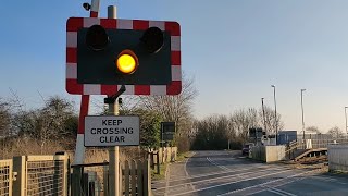 Kempston Hardwick Level Crossing Bedfordshire [upl. by Ocsirf]