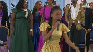 Igreja Ministério Divina Esperança  Louvor com Divine Hope Singers  12082018 [upl. by Heath]