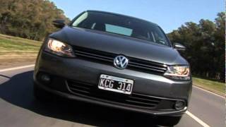 VW Vento 20 TDI DSG 140 CV  Test  Matías Antico [upl. by Jennica]