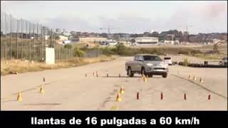 Prueba del alce Hilux Navara ram Amarok [upl. by Enaywd]