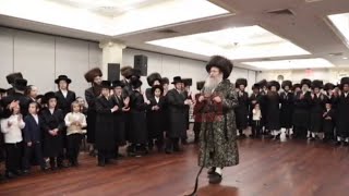 Spinka Rebbe Dancing Mitzvah Tantz At The Wedding Of His grandchild  האדמו”ר מספינקא במצווה טאנץ [upl. by Thacker60]