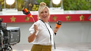 ZDF Fernsehgarten Andrea Kiewel im Notfallstudio plötzlich zu Tränen gerührt [upl. by Broder]