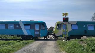 Železniční přejezd Pletený Újezd 2242023  Czech railroad crossing [upl. by Yatnoed737]