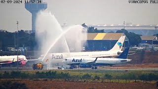 AVIÃO DA AZUL É BATIZADO DUAS VEZES DE SURPRESA NO HANGAR EM CAMPINAS VIRACOPOS [upl. by Arimlede437]