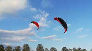 2 Powerkites Flexifoil Blade  PKD Combat 154 in Lightwind on the Poller Wiesen in Cologne  HD [upl. by Kilby]