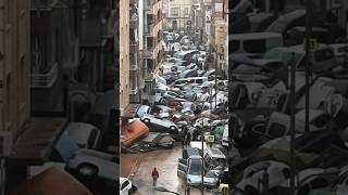 فياضانات عارمة وسيول جارفة تضرب مدينة فالنسيا في اسبانيا Inundaciones en Valencia España [upl. by Cicenia]