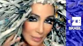 Depois de 12 anos Cher lança novo single Woman´s World [upl. by Nwahc]