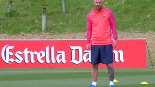 Messi continúa con el Barcelona la pretemporada en Inglaterra [upl. by Nrubyar21]