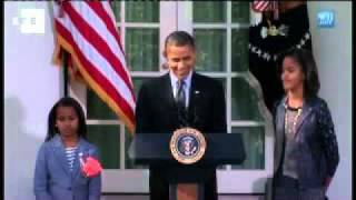 El indulto de Obama salva a dos pavos del sacrificio de Acción de Gracias [upl. by Fornof330]