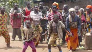 Rwanda  Pygmy Dance near Ruhengeri [upl. by Pontus]