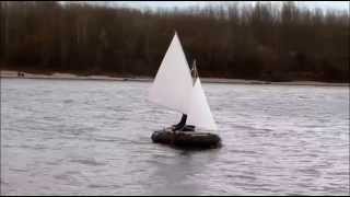 Sevylor mini Schlauchboot mit Segel inflatable sailboat homemade [upl. by Suivatnom]