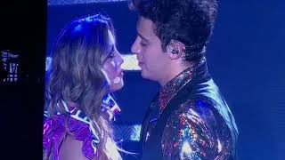 BESO LUTTEO EN BOLOGNA BOLONIA ITALIA  SOY LUNA LIVE FULL HD  ÚLTIMO EN ITALIA [upl. by Enineg721]