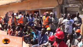 Sitin des ouvriers de la nouvelle aerogare de Lomé qui disent NON à leur conditions de travail [upl. by Shurlocke]