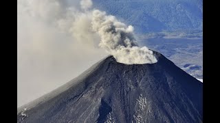 DOCUMENTÁRIO SOBRE VULCÕES INTRODUÇÃO [upl. by Nylecaj623]