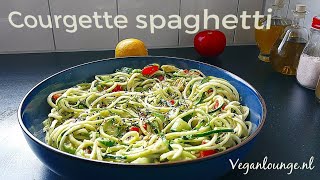 Hoe courgette spaghetti maken  weight watchers recept [upl. by Nylzaj655]