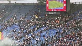 Roma  Udinese l’ingresso dei tifosi in Curva Sud al 30’ e l’omaggio a De Rossi [upl. by Julide24]