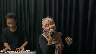 Risalah Hati  Live Cover [upl. by Ellinger795]