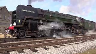 70013 Oliver Cromwells brutally stunning displays at KWVR Gala 9th March 2018 [upl. by Nirtiac]