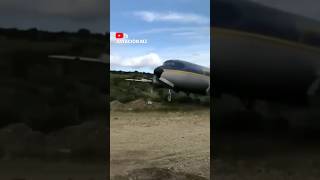 Se le cayó una llanta nomás😂🛩️cessna pilot aviation usanews usa ultimahora tendencia jgl mz [upl. by Padraig]