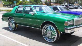 AceWhipsNET C2C Customs Candy Green Chevy Box on 28quot DUB Swyrl Floaters [upl. by Tasiana458]