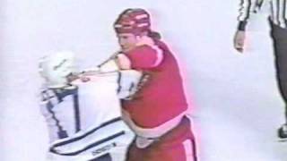 Bob Probert vs Wendel Clark Round 2 Dec 9 1992 [upl. by Catriona166]